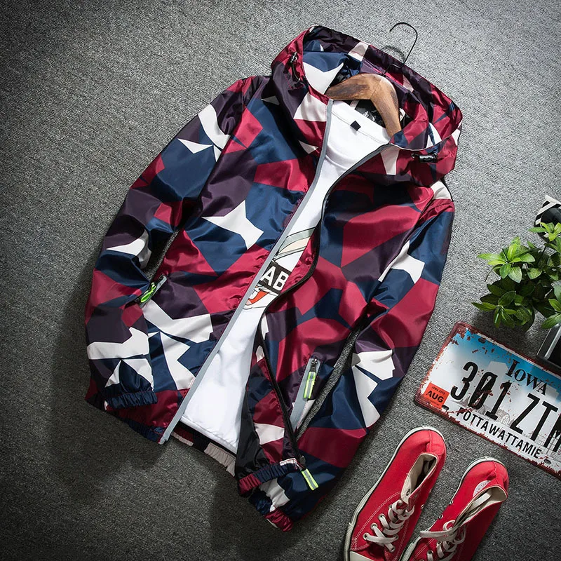 

2019 New Autumn Men Bomber Jackets Casual Thin Hooded 3m Reflective Summer Camouflage Jacket Men Plus size S-4XL