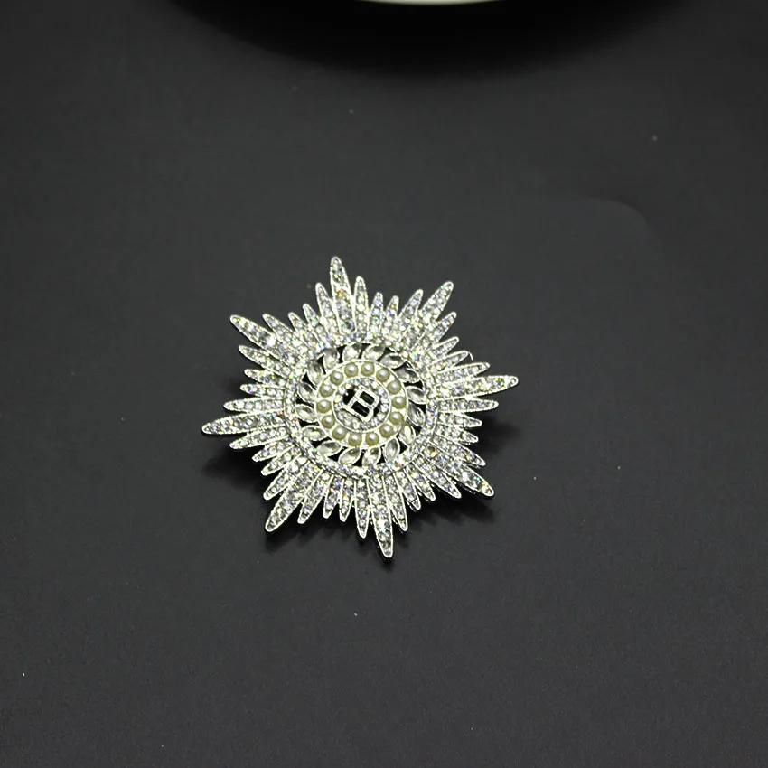 

2017 full drill go show Baroque five-pointed star B sub-brooch corsage coat snowflake pin accessories 2017