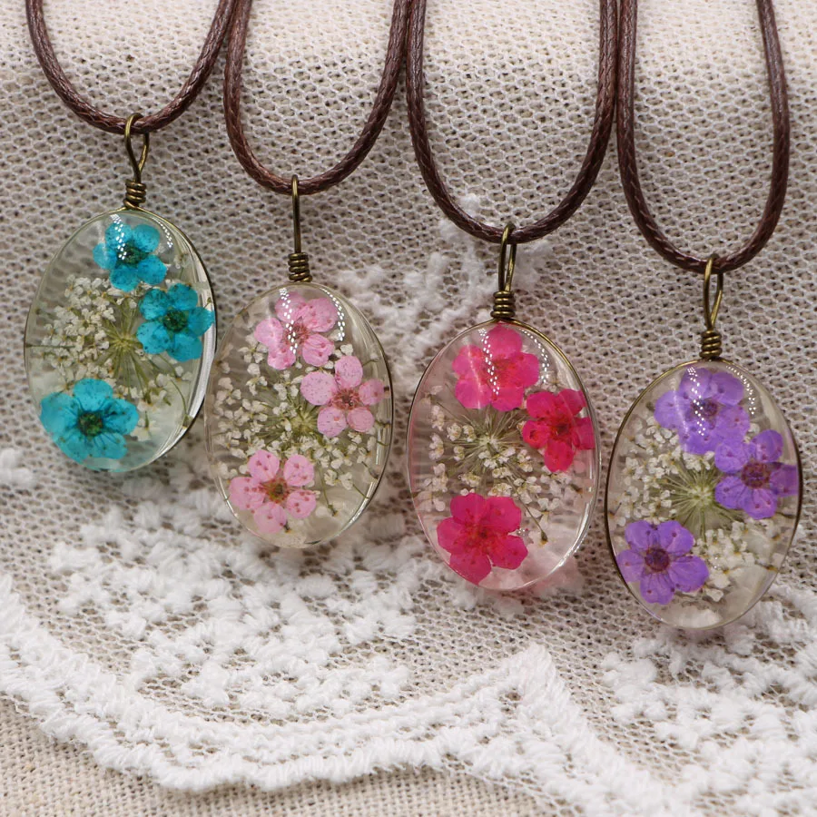 

Handmade Round Shaped Real Dried Flowers Pendant Necklaces Copper Plated Alloy Wax Rope Herbarium Necklaces For Women Jewelry