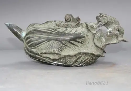 

China Bronze Frog Cabbage Flagon Decorate Statue