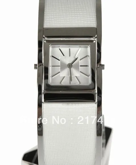 Free shipping+ wholesale! white heritage women bangle watch BU4939 check print new . | Наручные часы