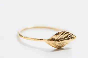 

30PCS Fashion Tree Leaf Ring Cute Feather Ring Olive Maple Olive Leaf Ring Simple Nature Vine Rings for Ladies Women