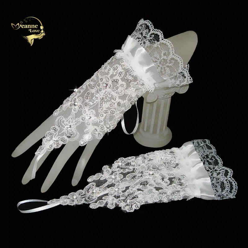 

Sequins Lace Bridal Gloves For Weddings Fingerless Wrist Short Simple Cheap Bride Accesorios White Girl Gloves Guantes Novias