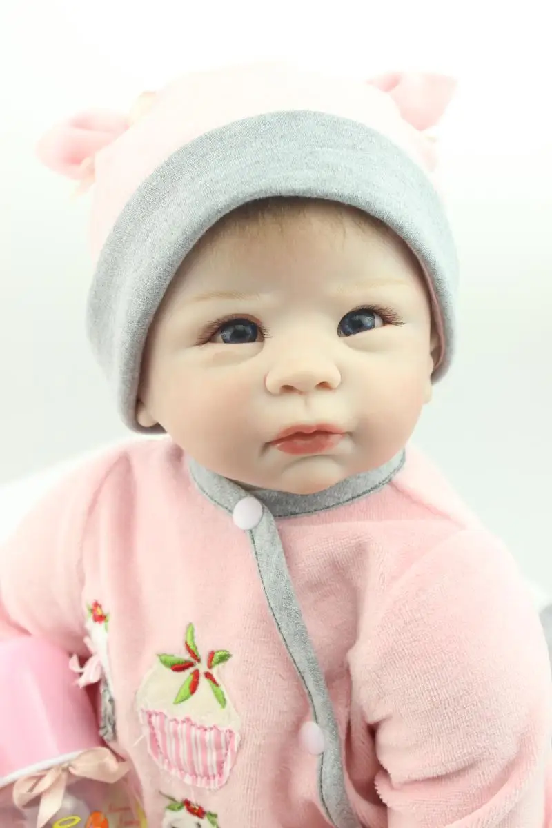 

Fashion 22" Free shipping New Baby Dolls with Clothes Realistic Soft Vinyl Silicone Reborn Babies Dolls Kid's Gift very cute