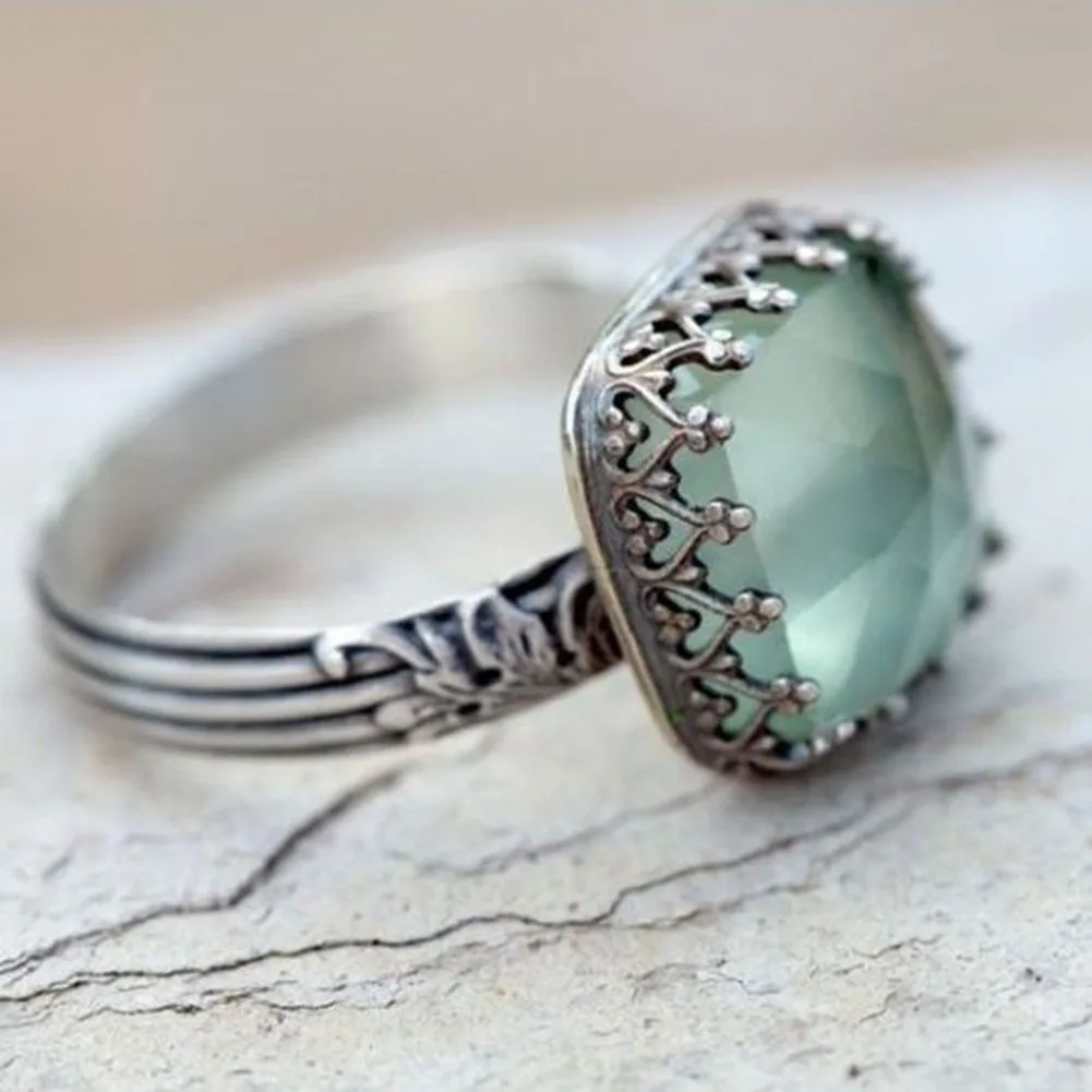 

Vintage Thai Silver Mint Green Moonstone Ring Simple Green Square Zircon Ring For Women Fashion Retro Female Rings Jewelry