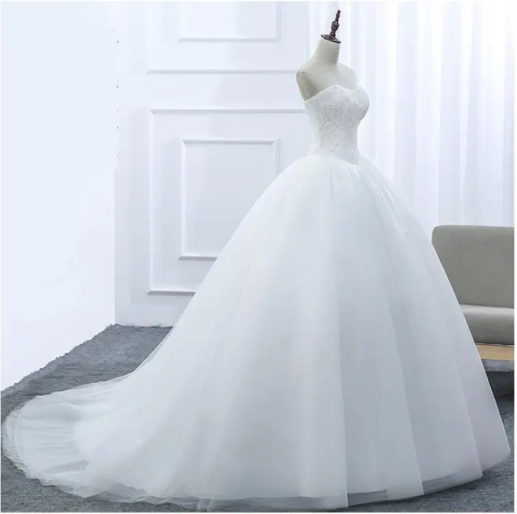 New-2018-Strapless-Ball-Gowns-Sleeveless-Wedding-Dresses-Lace-Appliques-Body-Real-Image-Vestido-De-Noiva (2)