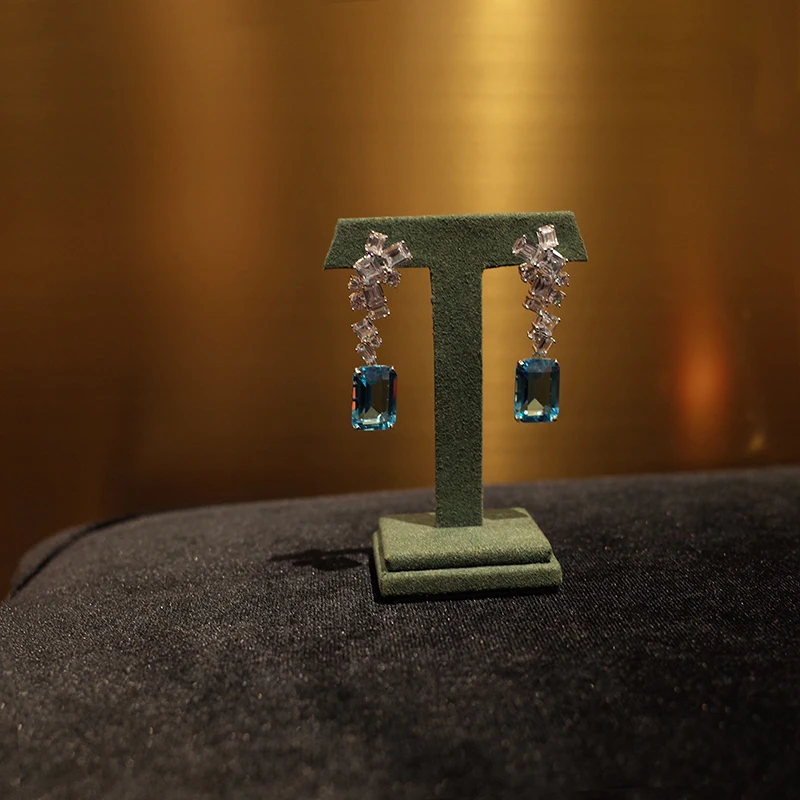 

Local focal Big star zircon inlaid exquisitely crystal Drop Earrings