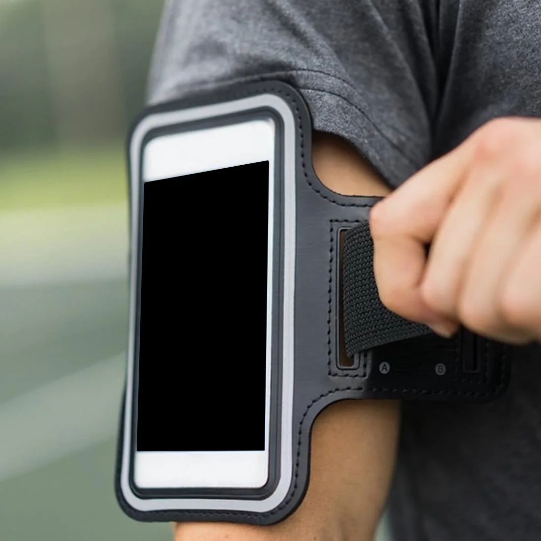 Outdoor sports mobile phone arm bag men and women fitness wrist running mobile phone sets waterproof multi-function arm band