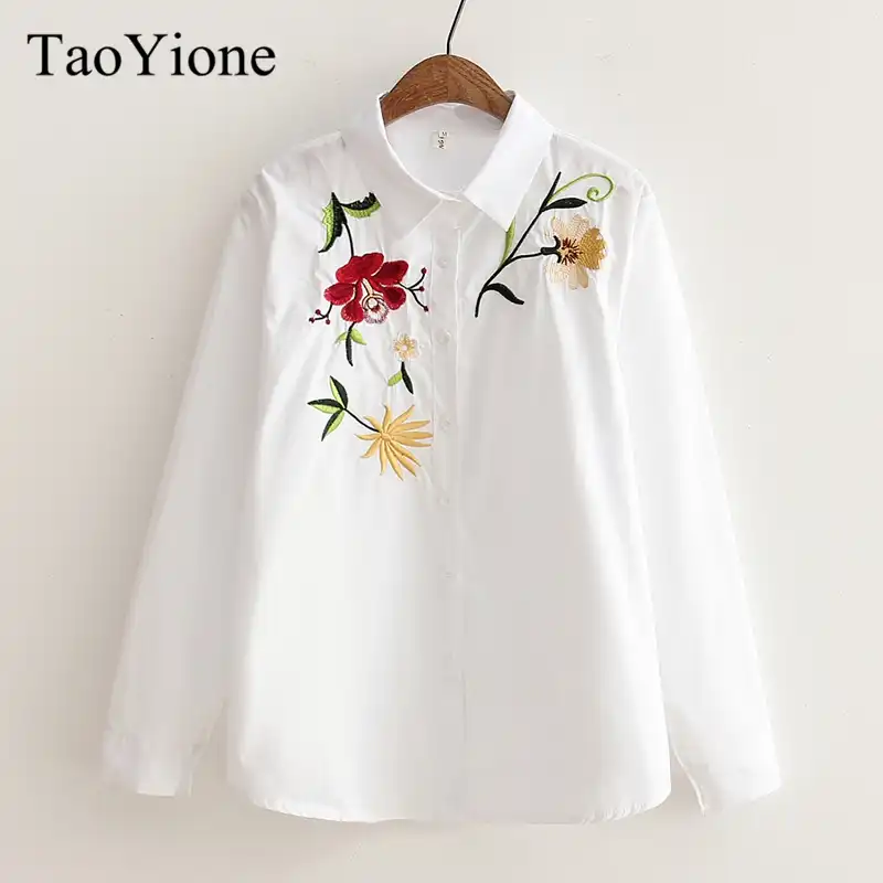 camisas blancas con bordados