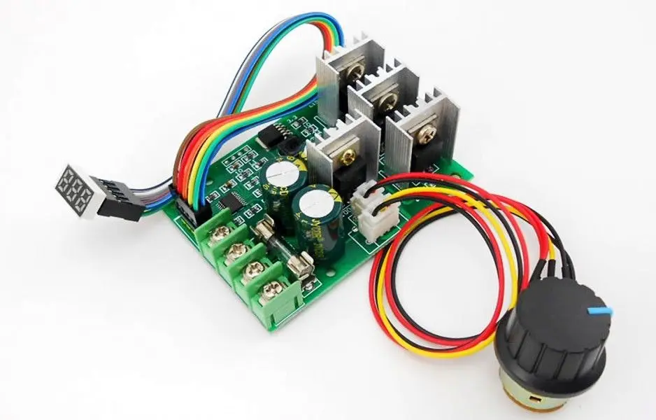 

PWM DC motor speed controller Digital display 0-100% adjustable Drive 6V-60V Max 30A motor control regulator
