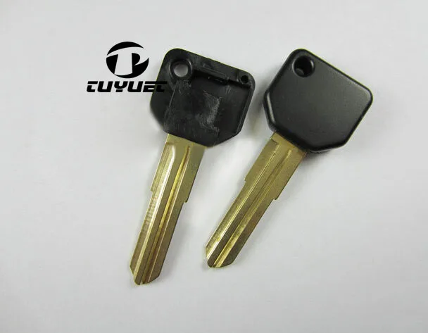 Daihatsu Sirion tranpsonder key shell  (4)-1