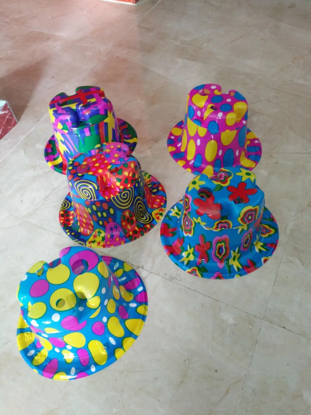 1set 2018 new hot the bubble playing hat adult or kids automatic electric bubble blowing hat 27*24*12cm soap bubble gun d10