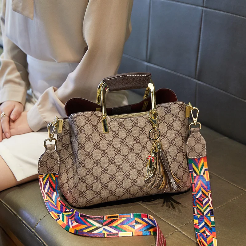 

New Package 2019 women bag Fashion Printed Cat-type Pendant Handbag Single Shoulder bags crossbody Bag lady's Handbags