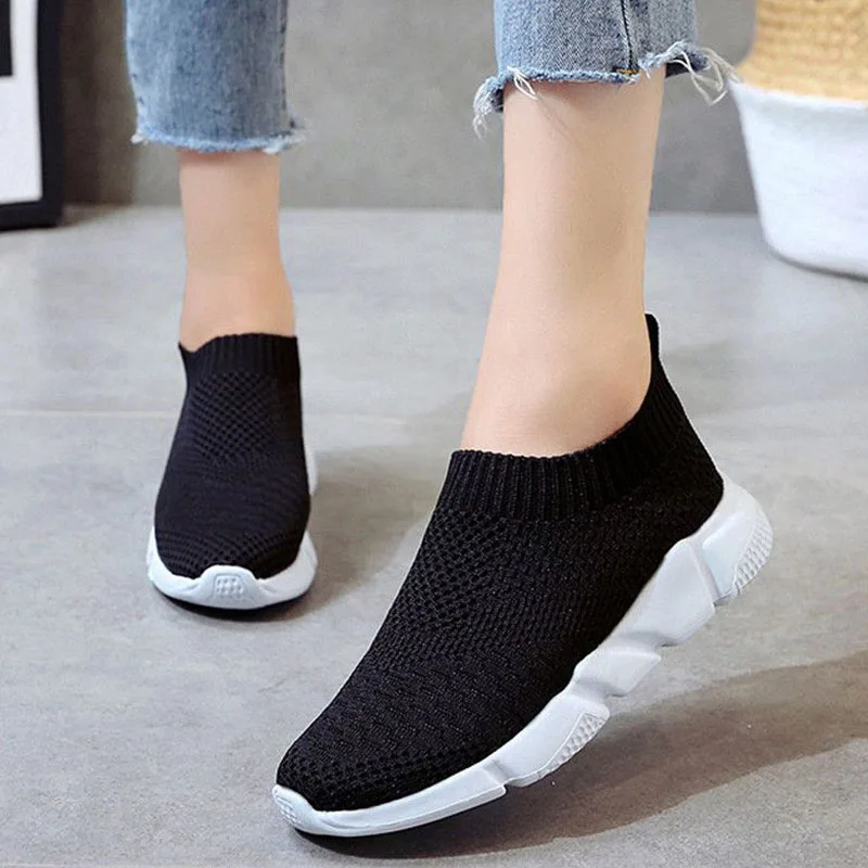 Женская обувь; Новинка года; кроссовки Flyknit; женские дышащие слипоны на плоской подошве; белые кроссовки с мягкой подошвой; повседневная женская обувь на плоской подошве; красовки