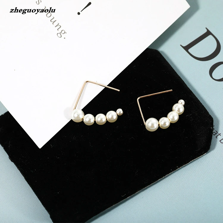 

Fashion Personality Features South Korea Cold Wind Network Red Minimalist Pearl String Harbor Wind Earrings For Women Brincos