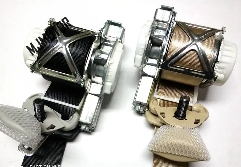 

2 colors Seat belts Front left and right side for Chinese SAIC ROEWE 550 MG6 2008 - 2012 Auto car motor parts 10045536