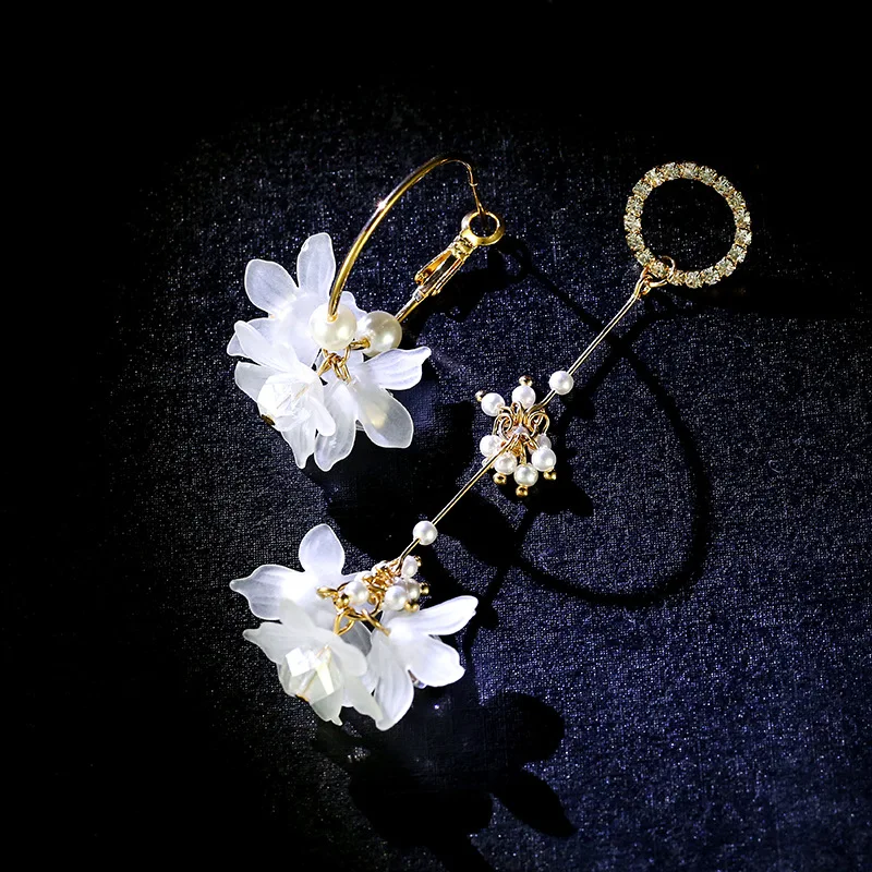 

Bilincolor trendy fashion white crystal clear assymetrique earring for women