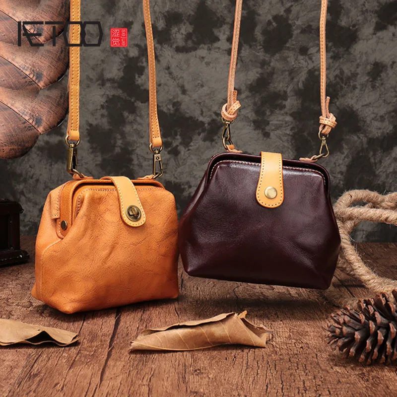 

AETOO The first layer of leather handbags new summer small bag mini shoulder Messenger bag retro soft leather female doctor bag