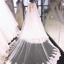 Один слой кружева свадебный плащ собора Длина Свадебные накидка Сплит на верхней части в белый цвет слоновой кости