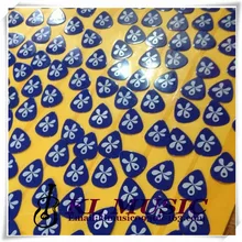 Темно-синий глянцевый гитарный выбор с одна сторона белый печатный логотип(6 шт./упак. в полипропиленовом пакете, 120 лотов