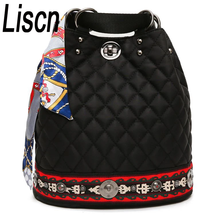 

2018 winter new high quality luxury fashion national style rhombic embroidery line bucket bag female large capacity backpack