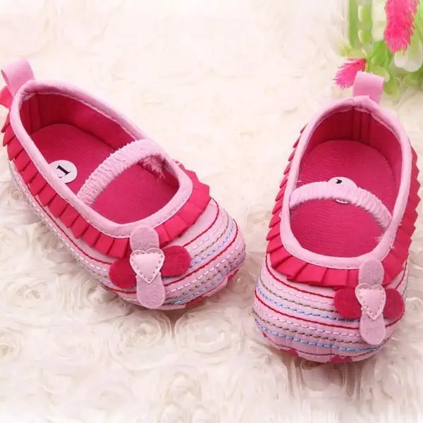 Милая детская обувь; обувь для первых шагов с цветочным рисунком и оборками; мягкая удобная обувь для малышей