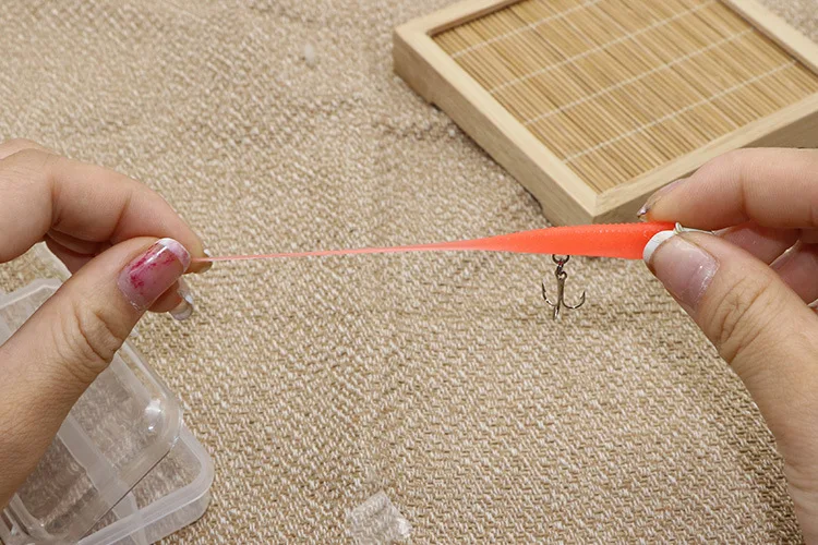 Fishing Lures Spinator Soft Lure 3D eye wobbler With Plastic Plate On Tail Sinking Action PVC Material Artificial Bait