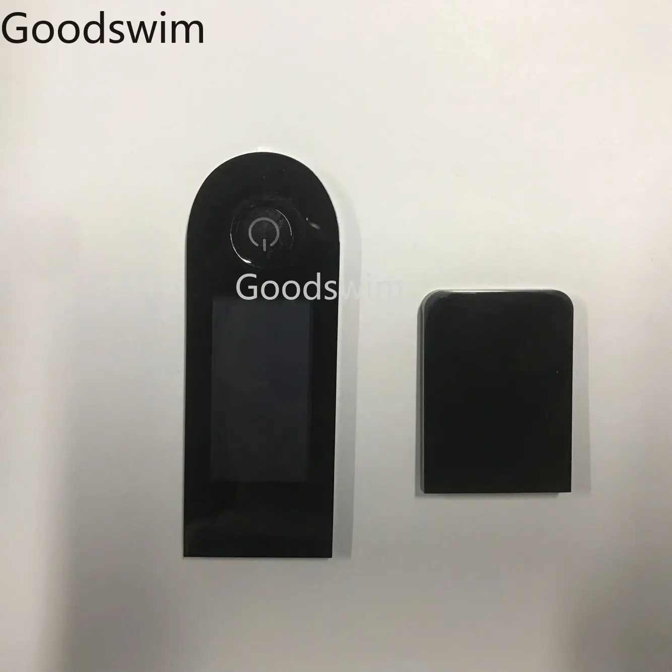 scooter com cobertura de tela placa de