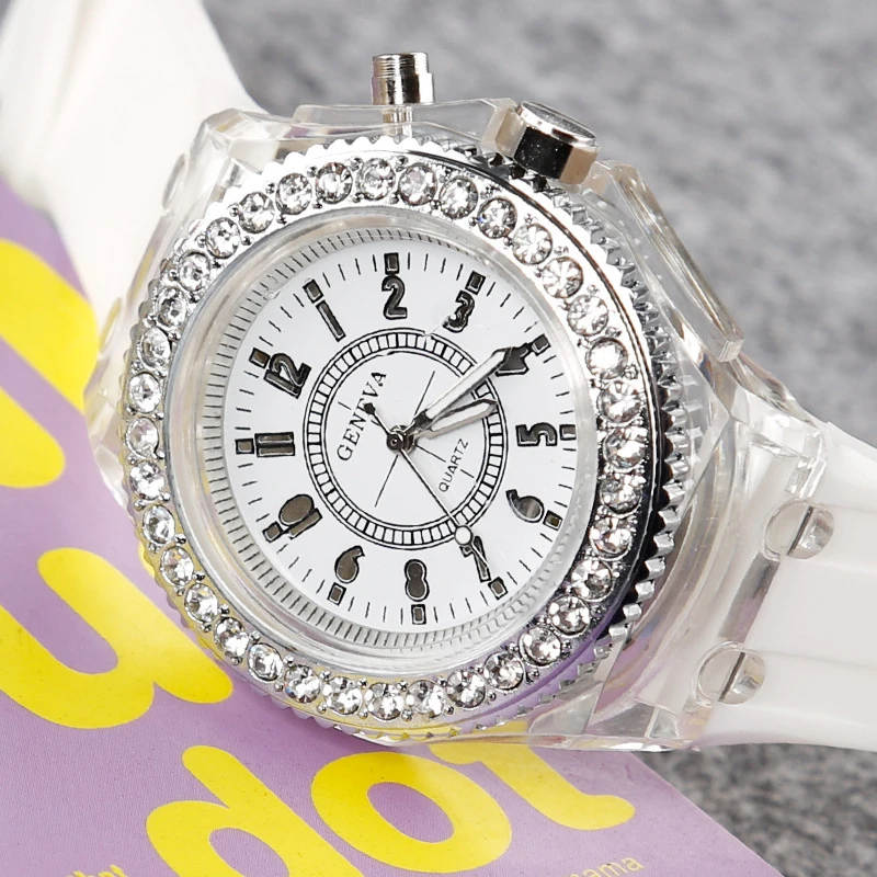 2016 Hyun Colorful Lights LED Watch  Fashion Silicone Diamond Rhinestone Watch Ladies Quartz Wrist Watch Luminous Male Watch