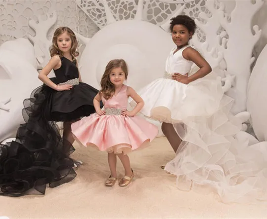 

Black Flower Girl Dresses High Low Floor Length Satin Tulle Kids Wedding Party Dresses New Arrival with Detachable Train