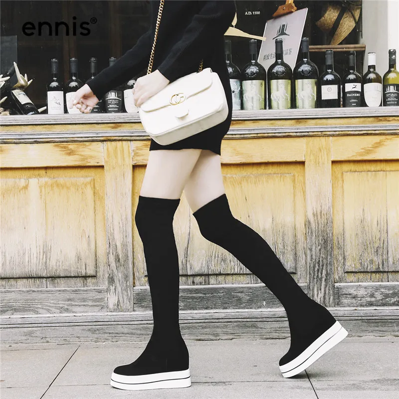 ENNIS/; Черные Сапоги выше колена; женские эластичные сапоги на платформе; замшевые кожаные сапоги до колена; обувь, увеличивающая рост; облегающая обувь; L782