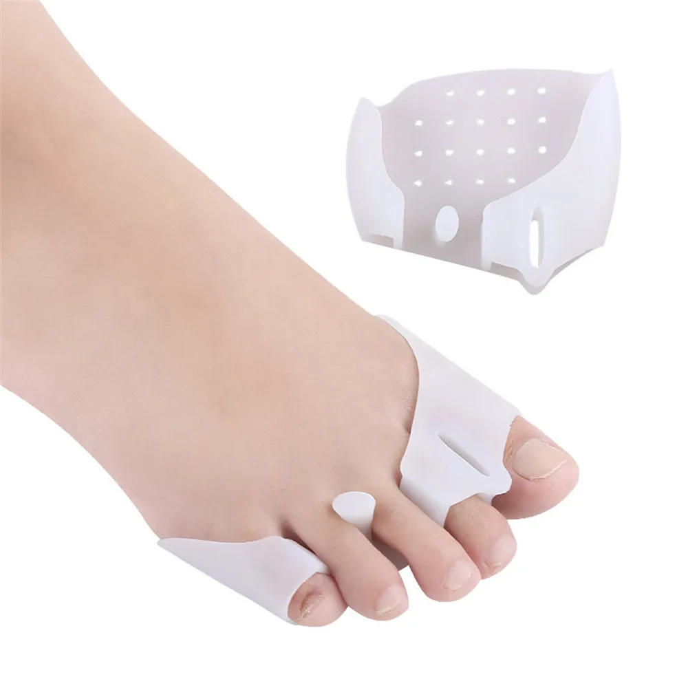 

2 Pcs Toe Eversion Corrector Separator Hallux Valgus Protector Three-hole clamping front pad Toe valgus correcting toe device