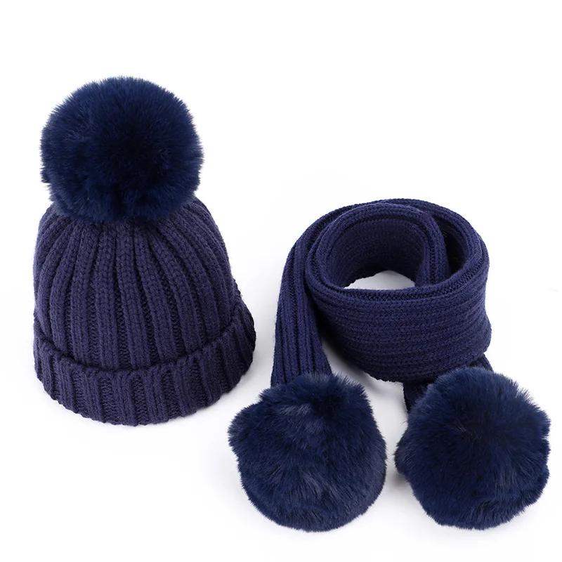 Новые модные детские вязаные шапочки, шапка, шарф, комплект из 2 предметов, зимние мягкие шарфы с капюшоном для мальчиков и девочек, одноцветные помпоны для маленьких детей - Цвет: Navy