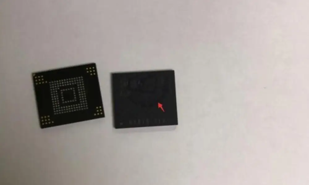 

KLM4G1FE3B-B001 KLM4G1FE3B-B002 emmc153 ball 4G mobile phone chip IC