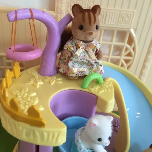 

1pcs 18cm Sylvanian families Slide japan play house toy with 2 plush flocking Sylvan family action figure doll d11