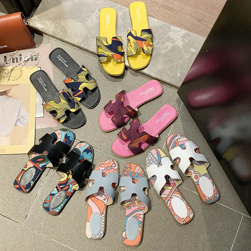 

2019 new fashion wild flat slippers women wear fashion wild color matching beach shoes word slippers women fashion