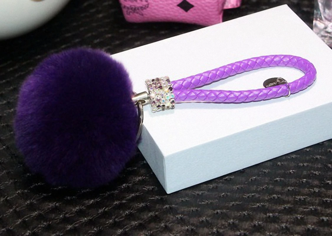 

10 colors Rabbit Soft Fluffy Genuine Rabbit Fur PomPom Ball Leather Strap Key Chain For Car Key Ring Bag Pendant TKK013-purple