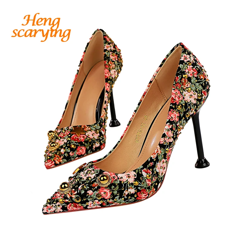 

2019 Woman 9.5cm High Heels Pumps Female Stiletto Crystal Fetish Valentine Shoes Lady Tacons Strange Rivet Flower Scarpins Heels