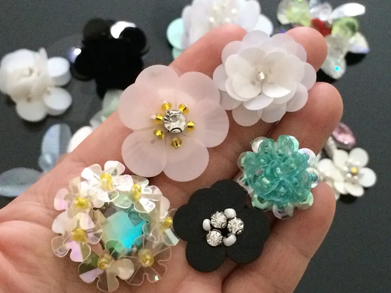 

Randomly Send 10 Pieces Elegant Beaded 3D Flowers Colorful Garment Decorative Beads Wedding Decoration DIY Appliques Accessories