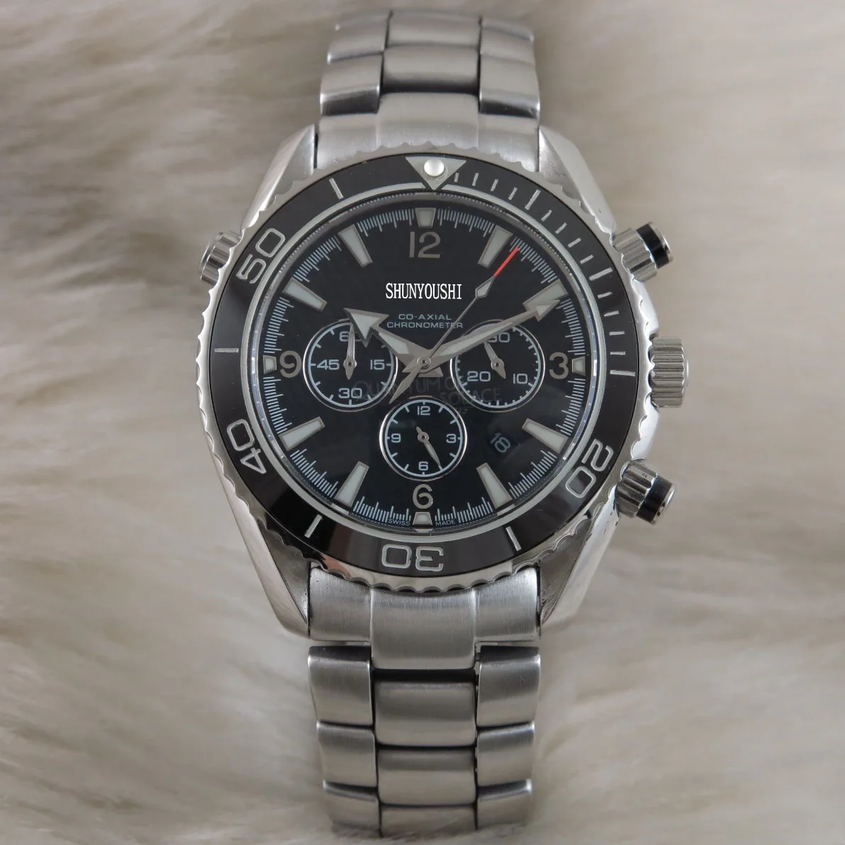 

WG05425 Mens Watches Top Brand Runway Luxury European Design Quartz Wristwatches