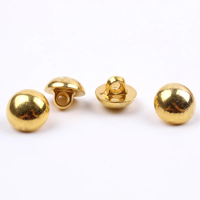 XJHDS 100 stuks 3/4/5 mm gouden knopen voor poppenkleding, kleine knopen voor poppenkleding, echte kleine metalen knopen met 2 gaten voor poppenkleding