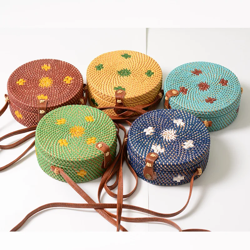 

New Bali Island Hand Woven Bag Round Butterfly buckle Rattan Straw Bags Satchel Wind Bohemia Beach Circle Bag 6 Colors
