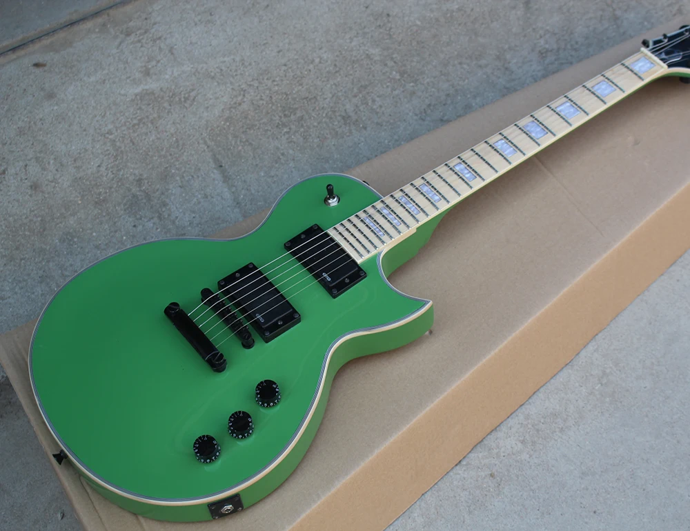 

Factory Green Electric Guitar with Black Hardware,Cream Binding Body and Neck,White Pearl Fret Inlay,Can be Customized