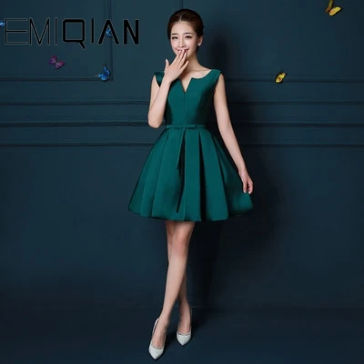 Sexy Lace Up Closure Satin Graduation Party Gowns Short Prom Dresses