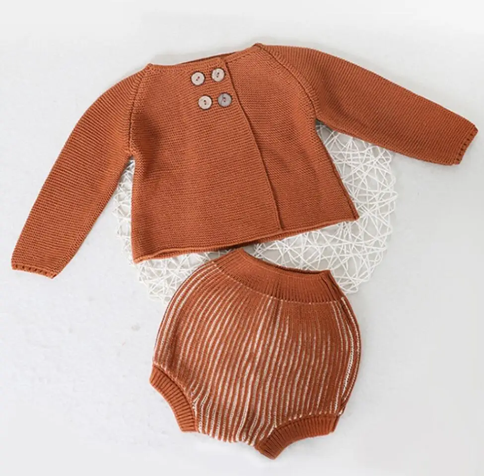 Baby knitting Clothing Sets Two Girls Suit Knit 0-2 Year Cotton Baby Long Sleeve Blouse+ Lotus Leaf Shorts Baby Clothing Set - Цвет: Brown