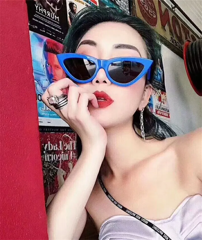 8834725093_989572310