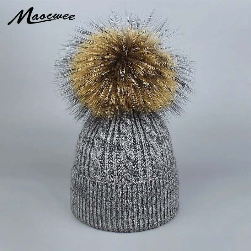 

Girl Boy Winter Fur Pompom Beanie Hat Cap Adult Womem Men Knitted Skullies Hats Real Raccoon Fur Pompon Hat Big Poms Poms Caps