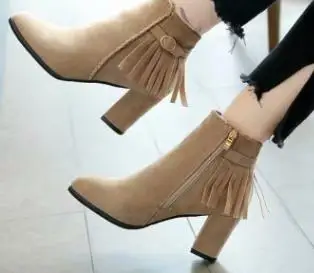 

2018 new short boots fringed boots pointed thick with high heels suede warm wild boots.