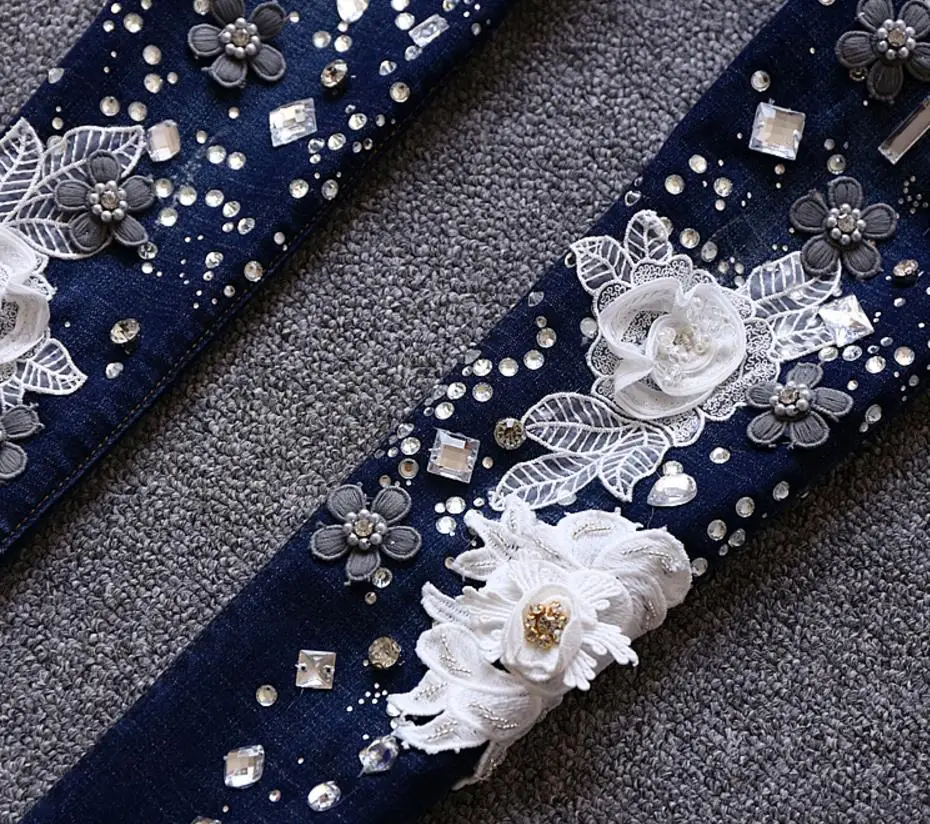 Со стразами джинсы 2018 Новая мода Тонкий Бисер кружевные цветы джинсовые узкие вышитые вспышки карандаш джинсы