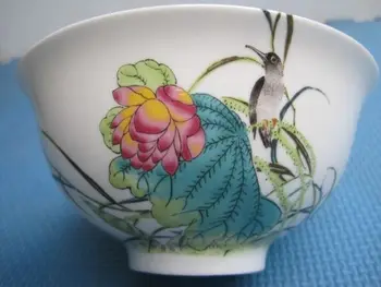 

Exquisite Chinese classical Old hand-painted famille rose porcelain lotus flower and bird bowl
